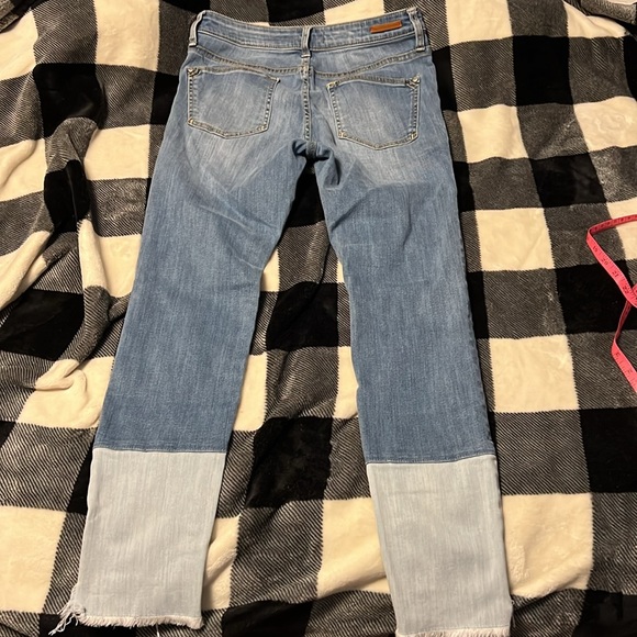 Pilcro and the Letterpress Script Jeans. Size 28 - Picture 9 of 16
